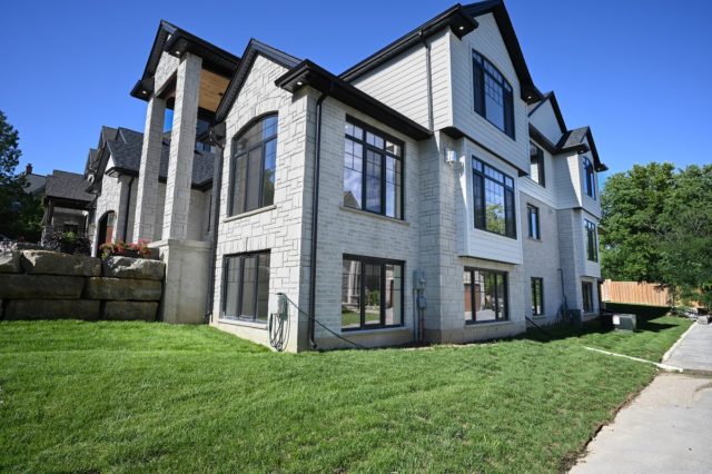 2022_08_08_157_Windermere_Rd_MLS_Pic5